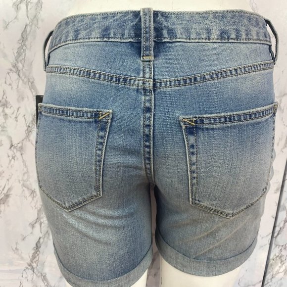 DISTRESSED DENIM CUFFED ROLLED UP SHORTS IZ: 4/27 - Picture 3 of 3